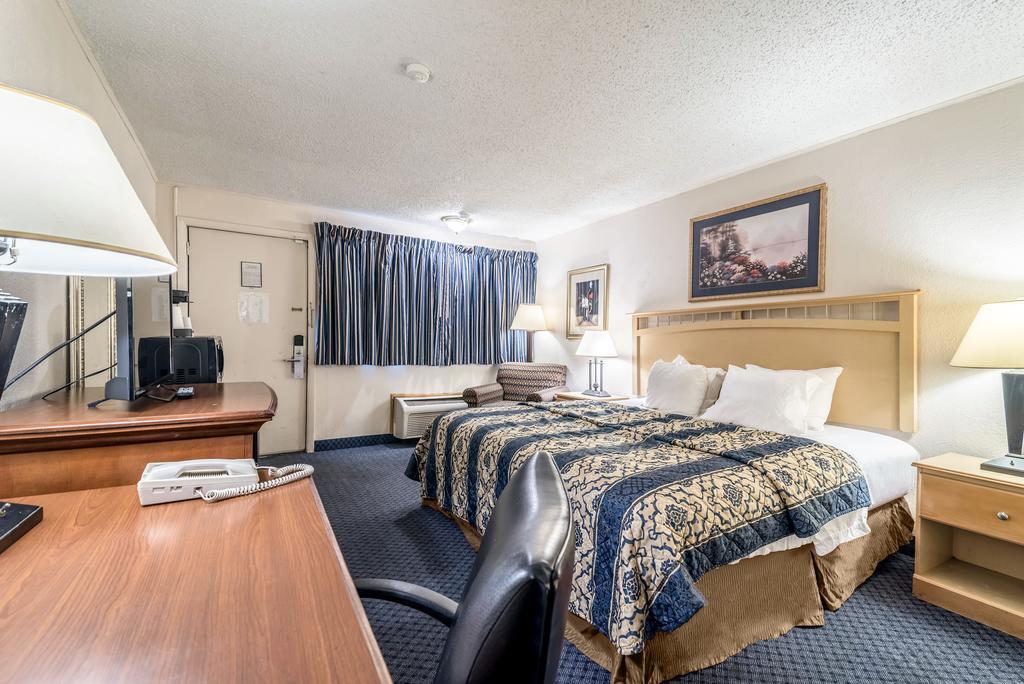 Red Carpet Inn & Suites Albany Airport อัลบานี ภายนอก รูปภาพ
