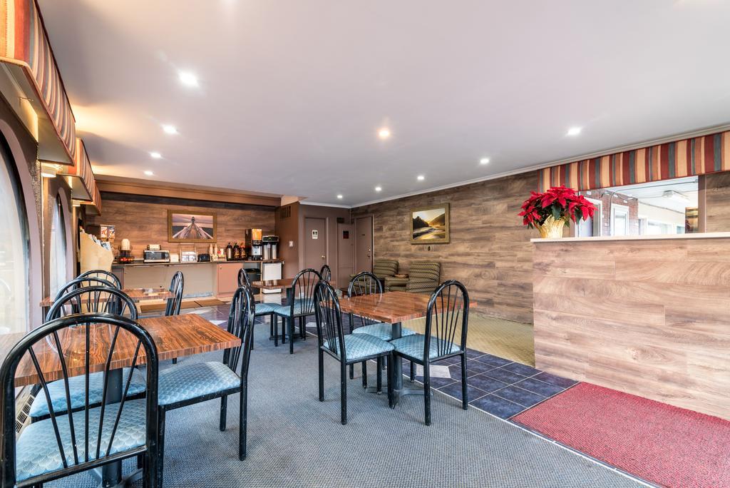 Red Carpet Inn & Suites Albany Airport อัลบานี ภายนอก รูปภาพ