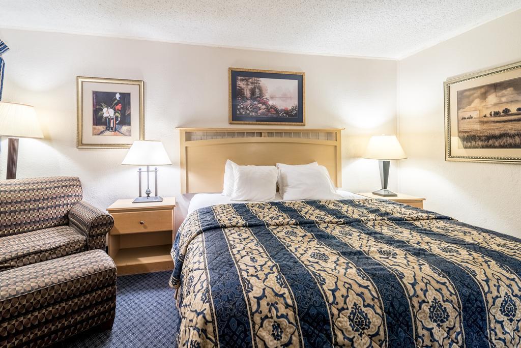 Red Carpet Inn & Suites Albany Airport อัลบานี ภายนอก รูปภาพ