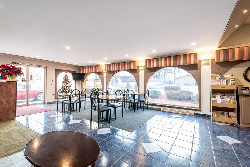 Red Carpet Inn & Suites Albany Airport อัลบานี ภายนอก รูปภาพ
