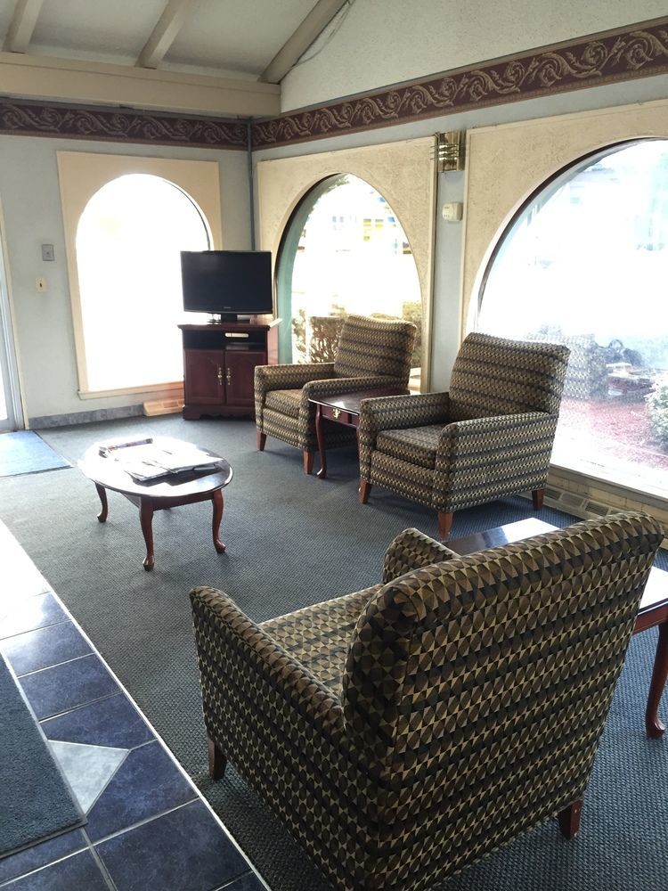 Red Carpet Inn & Suites Albany Airport อัลบานี ภายนอก รูปภาพ